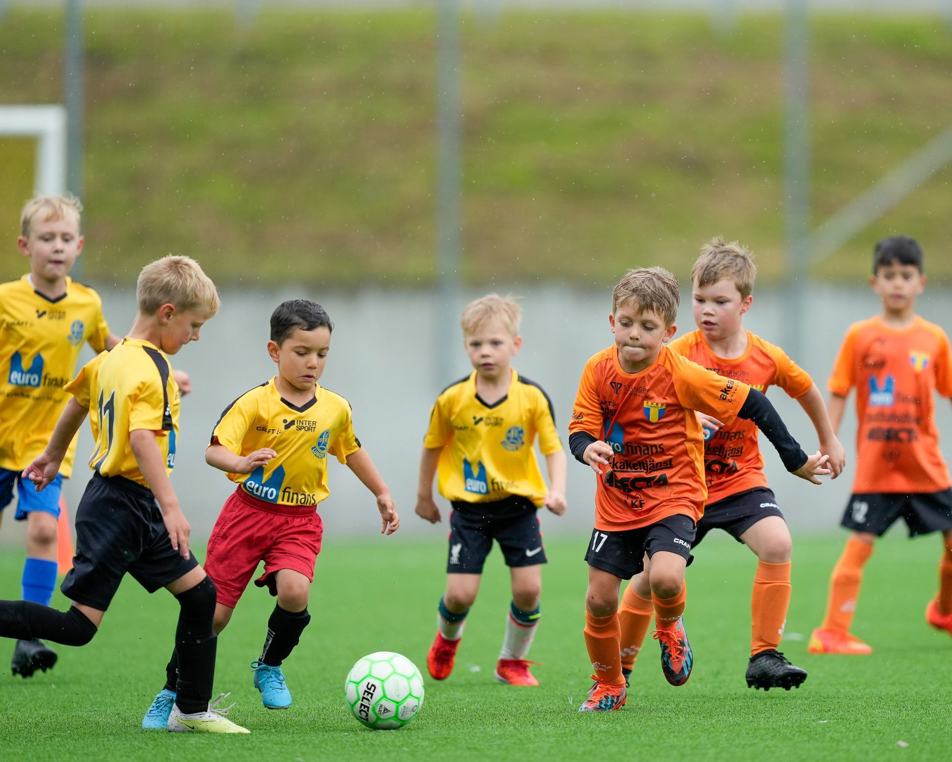 Ungdomsspelare i Lunds BK i gult under match